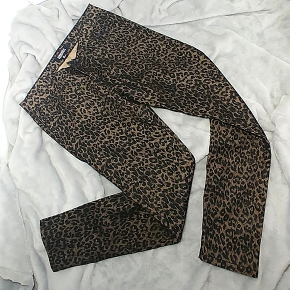 Forever 21 Premium Denim Cheetah Animal Print Jeans Pants - Picture 1 of 5